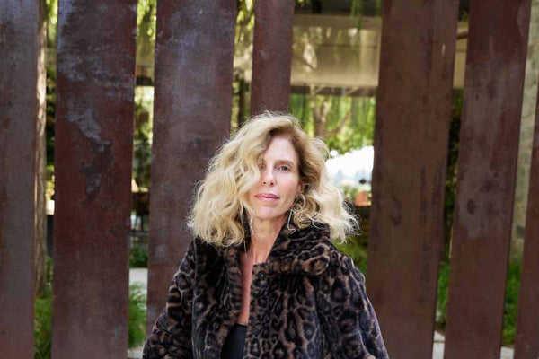 רכות חדשה לחורף: טרנד דמוי-הפרווה של חורף 2025/26