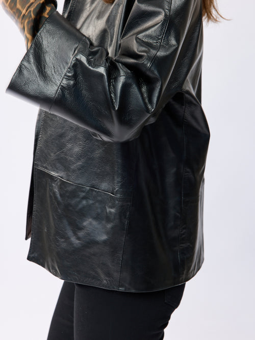 ז'קט עור פרלה