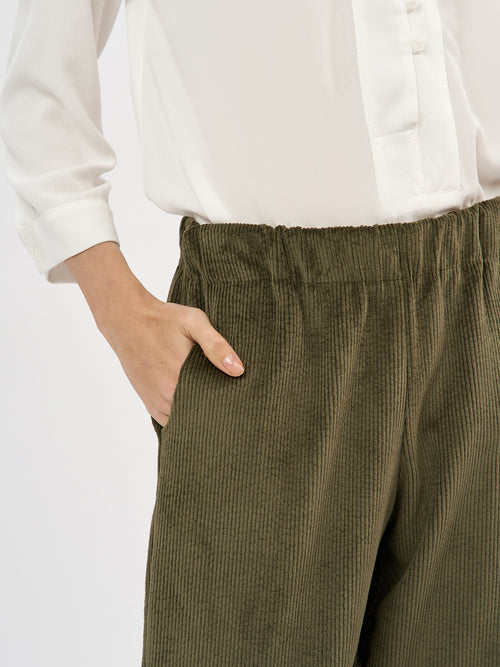 מכנסיים פינו